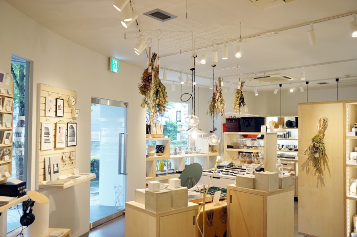 NONE TOO SOON，位於福岡的日系選物店。